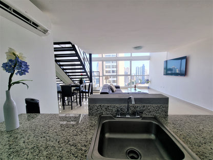Apartamento en venta de doble altura – Vista a la ciudad, luminoso y moderno