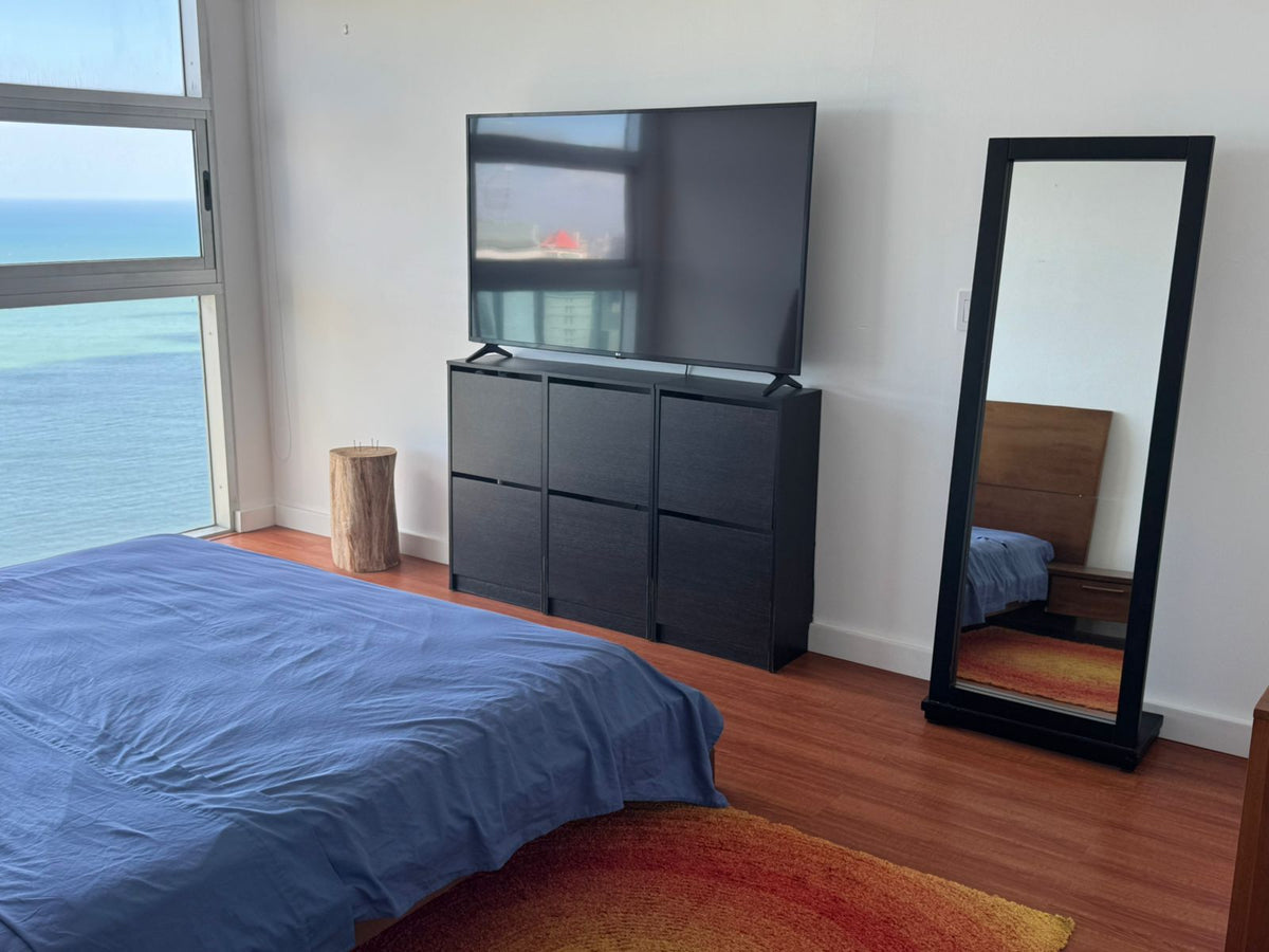 Alquiler Apartamento PH White Tower, Avenida Balboa | 139 m², 2 Recámaras, Vista al Mar
