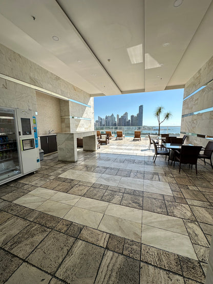 Alquiler Apartamento PH White Tower, Avenida Balboa | 139 m², 2 Recámaras, Vista al Mar