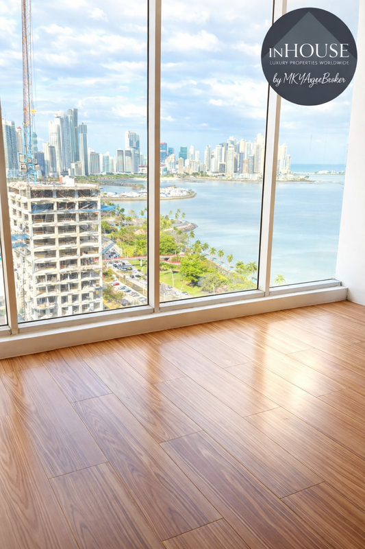 Oficina en alquiler en Avenida Balboa Panamá | PH BOC 45 m² con parking y vista al mar