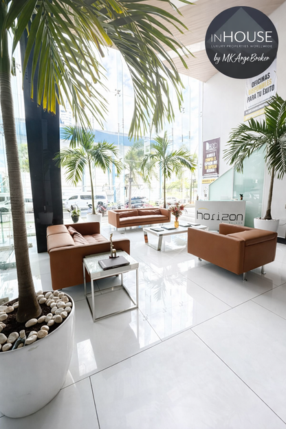 Oficina en alquiler en Avenida Balboa Panamá | PH BOC 45 m² con parking y vista al mar